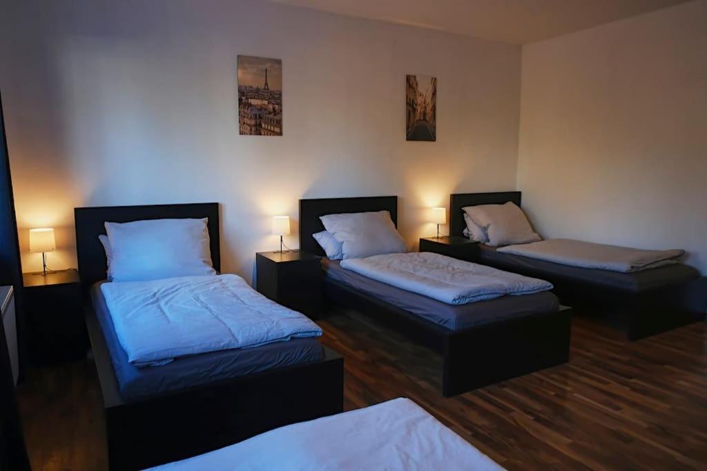 Schoene 4-Bettzimmer Wohnung In Celle Exterior photo