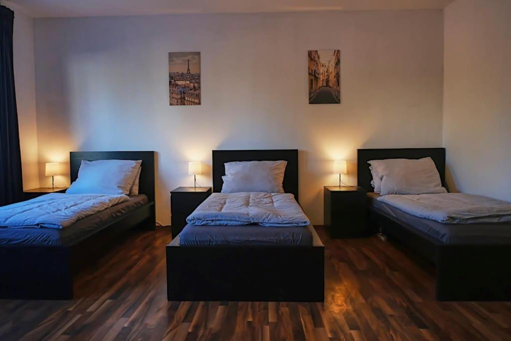 Schoene 4-Bettzimmer Wohnung In Celle Exterior photo